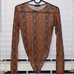 Super cute , Snake print body suit , size 6